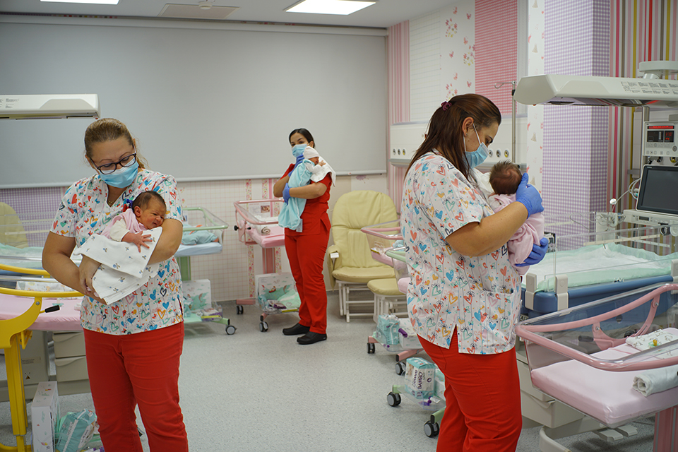 La doar un an de la inaugurarea primului Centru de Fertilitate și FIV REGINA MARIA din Cluj s-a născut primul copil prin procedura de reproducere asistată